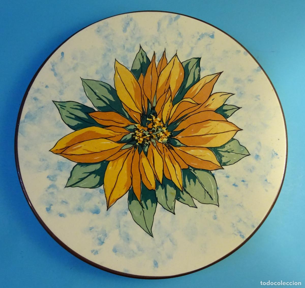 Antig&uuml;edades: PLATO PINTADO A MANO CON DECORACI&Oacute;N MOTIVO VEGETAL. CER&Aacute;MICA LA CALERA. MANISES. DI&Aacute;METRO 27 CM
