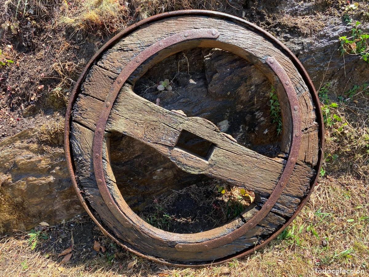 Antig&uuml;edades: Antigua Rueda de Carro Gallego Tradicional (Roda de Carro). Madera y Hierro.