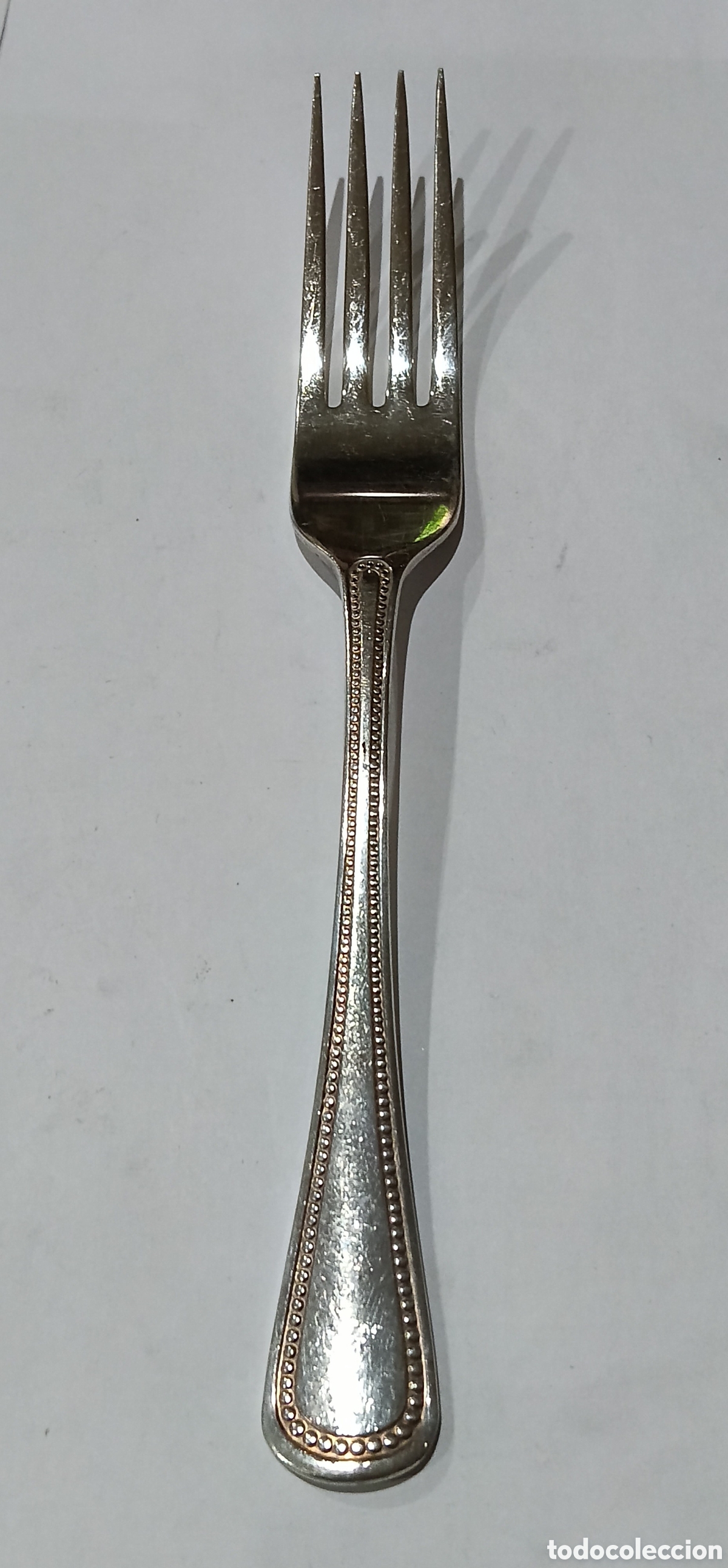 Antig&uuml;edades: Tenedor Antiguo de Plata Punzonada. Peso 60 gr.