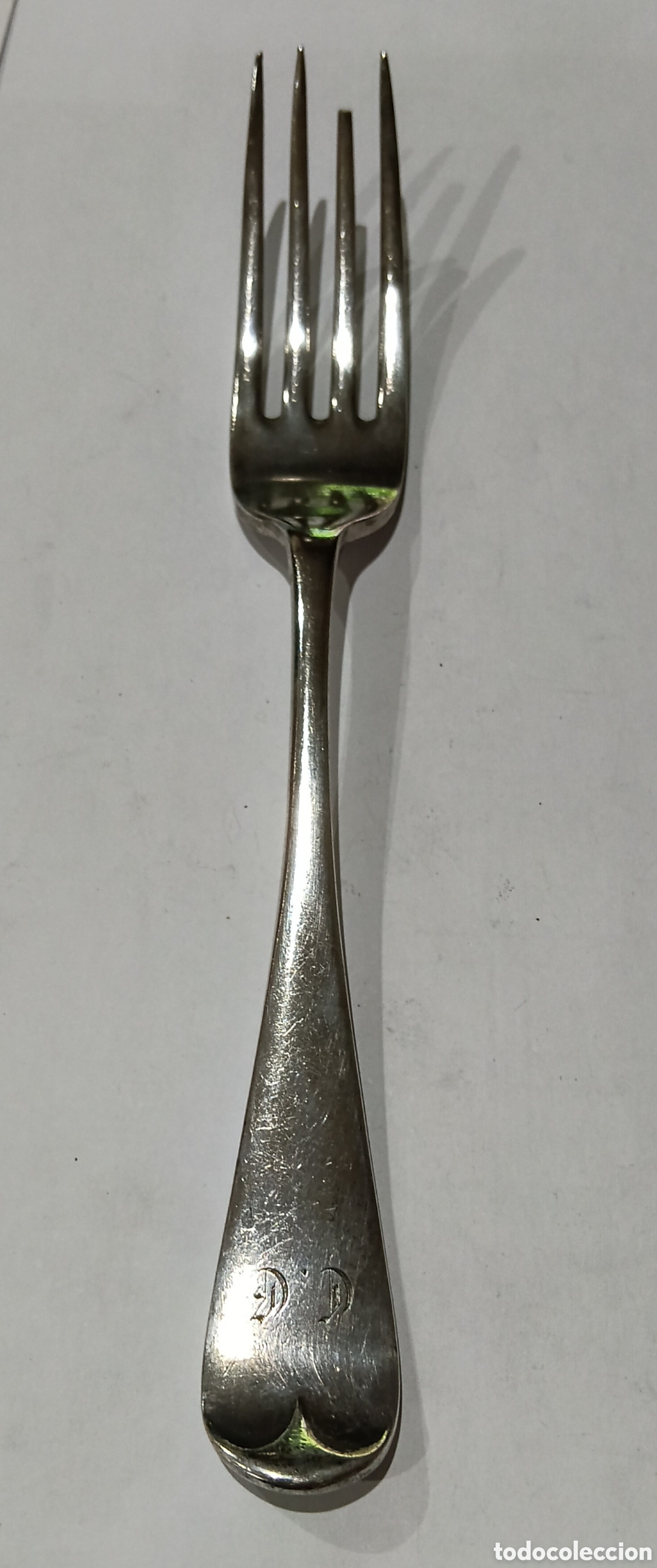 Antig&uuml;edades: Tenedor Antiguo de Plata Punzonada. Peso 80 gr.
