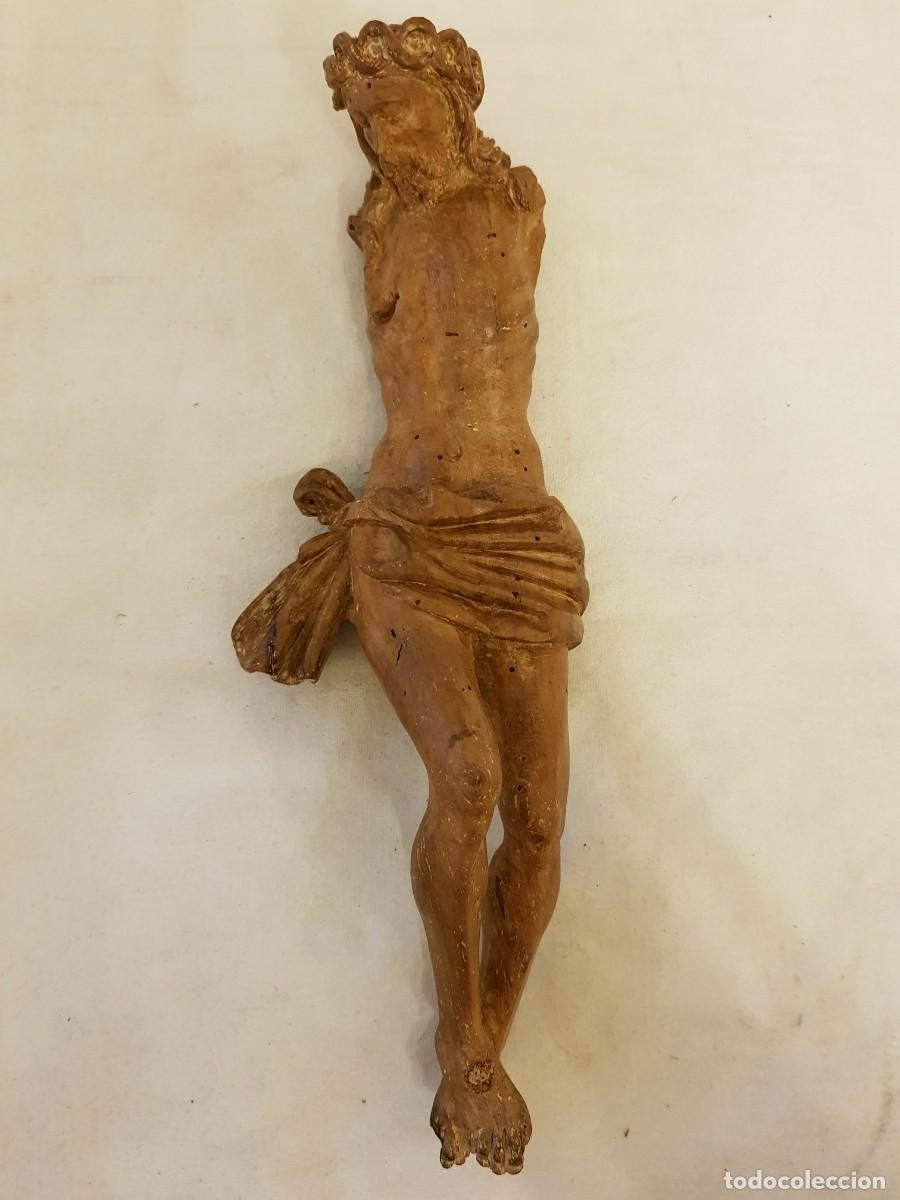 Antig&uuml;edades: Cristo de madera de nogal. Sin brazos. Principios del siglo XVI, de influencia alemana