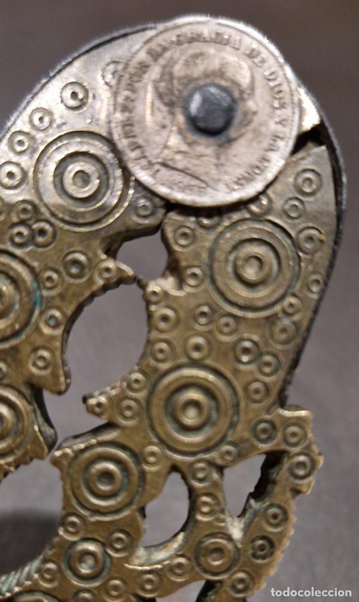 Antig&uuml;edades: Cascapi&ntilde;ones siglo XIX de bronce - Foto 7