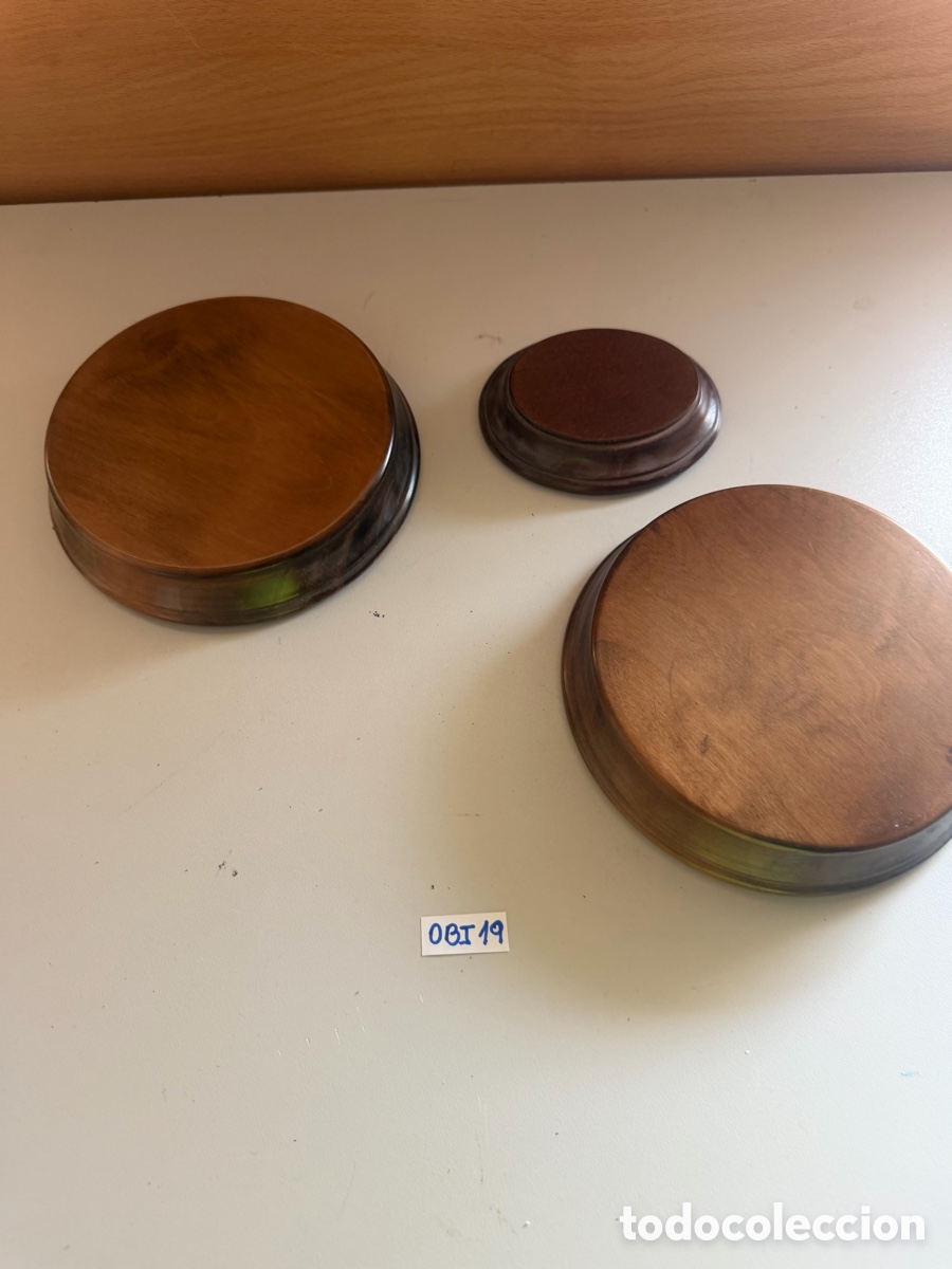 Antig&uuml;edades: Lote de antiguas Peanas de madera