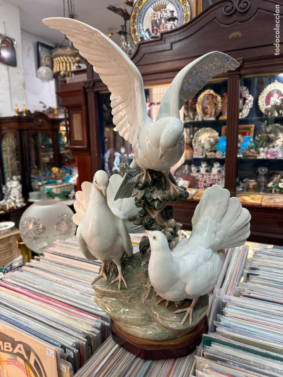 Antig&uuml;edades: PRECIOSA ESCULTURA PALOMAS DE PORCELANA LLADRO - MEDIDA 53 CM