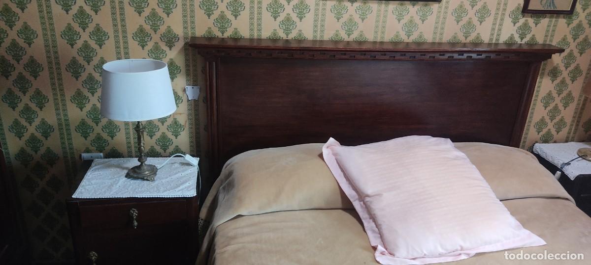 Antig&uuml;edades: Conjunto dormitorio de caoba con herrajes de bronce - Foto 2