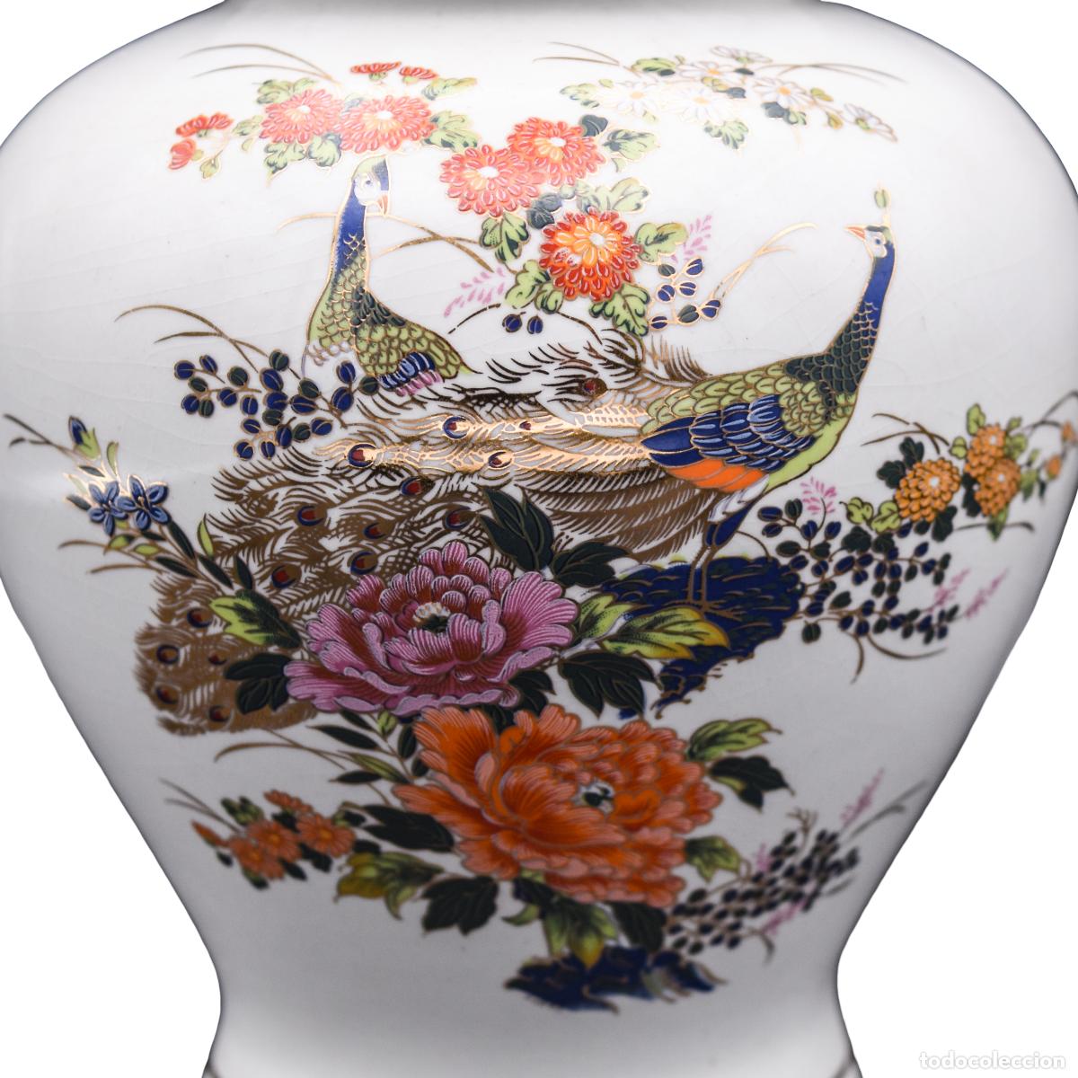 Antig&uuml;edades: Tibor de porcelana pintado a mano