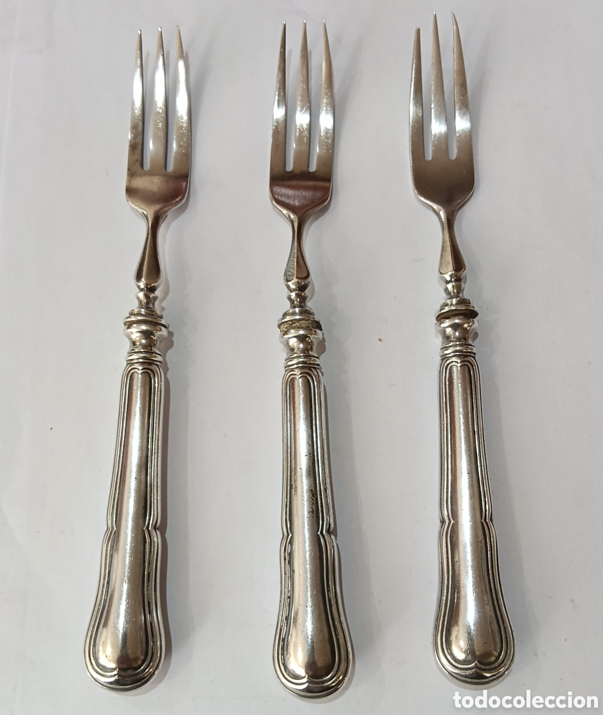 Antig&uuml;edades: Tenedores de Plata Punzonada. Peso 165 gr. M&aacute;s Art&iacute;culos de Plata en mi perfil.