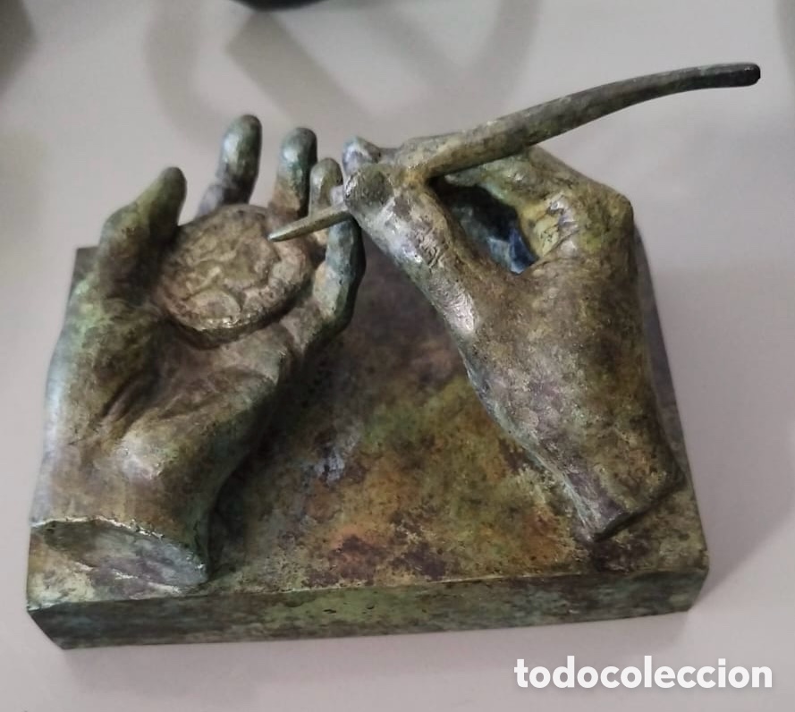 Antig&uuml;edades: Escultura de manos en bronce