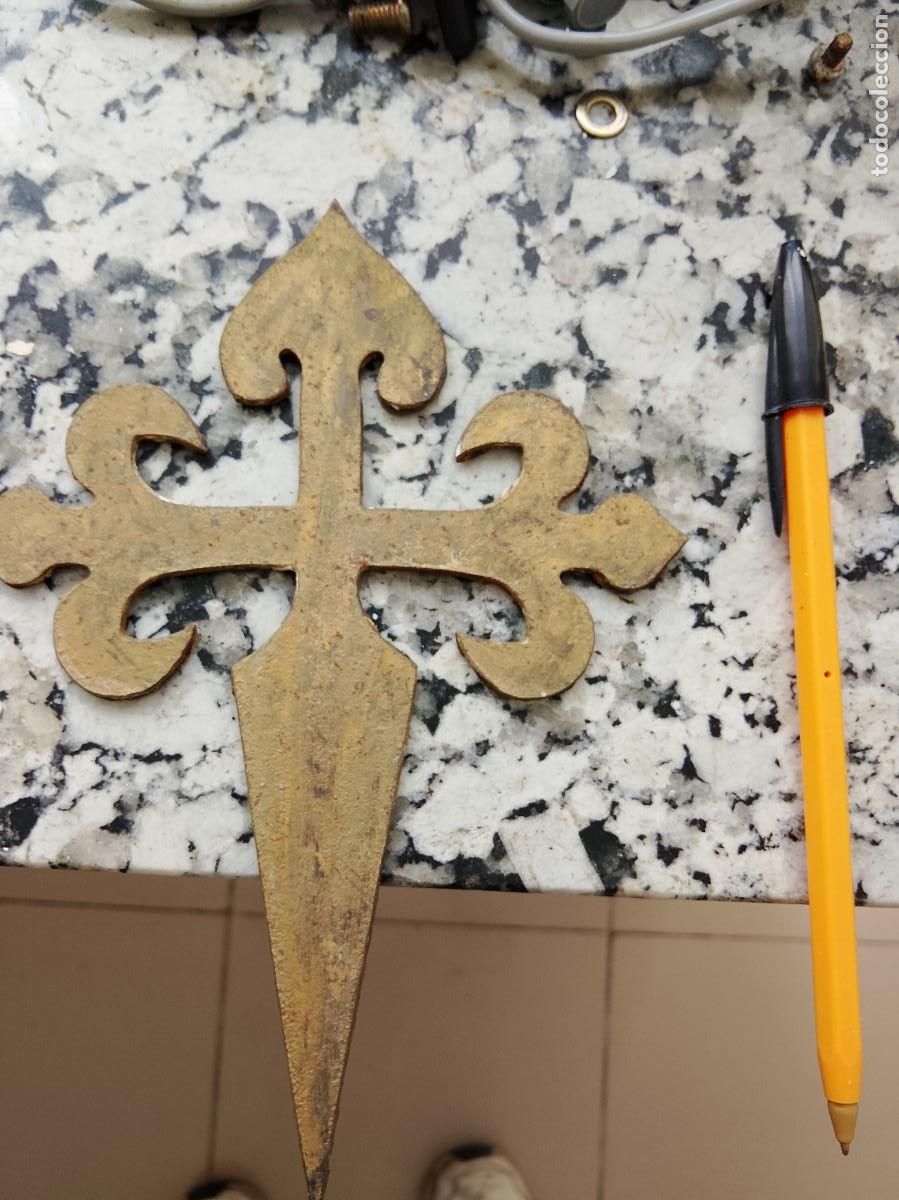 Antiques: Cruz de Santiago metalico