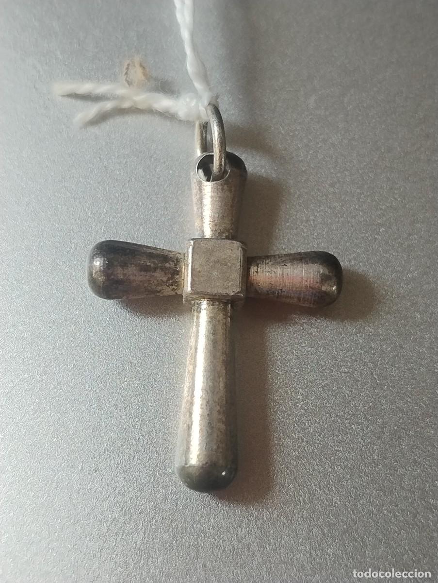 Antig&uuml;edades: Bonito crucifijo para colgante o rosario unos 2.50 x 2 cm metal