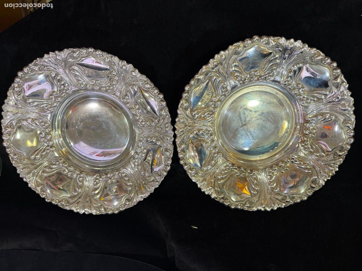 Antig&uuml;edades: PAREJA DE PLATOS DE ALPACA CON BA&Ntilde;O DE PLATA IDEAL PARA ACTO RELIGIOSO - MEDIDA 29 CM
