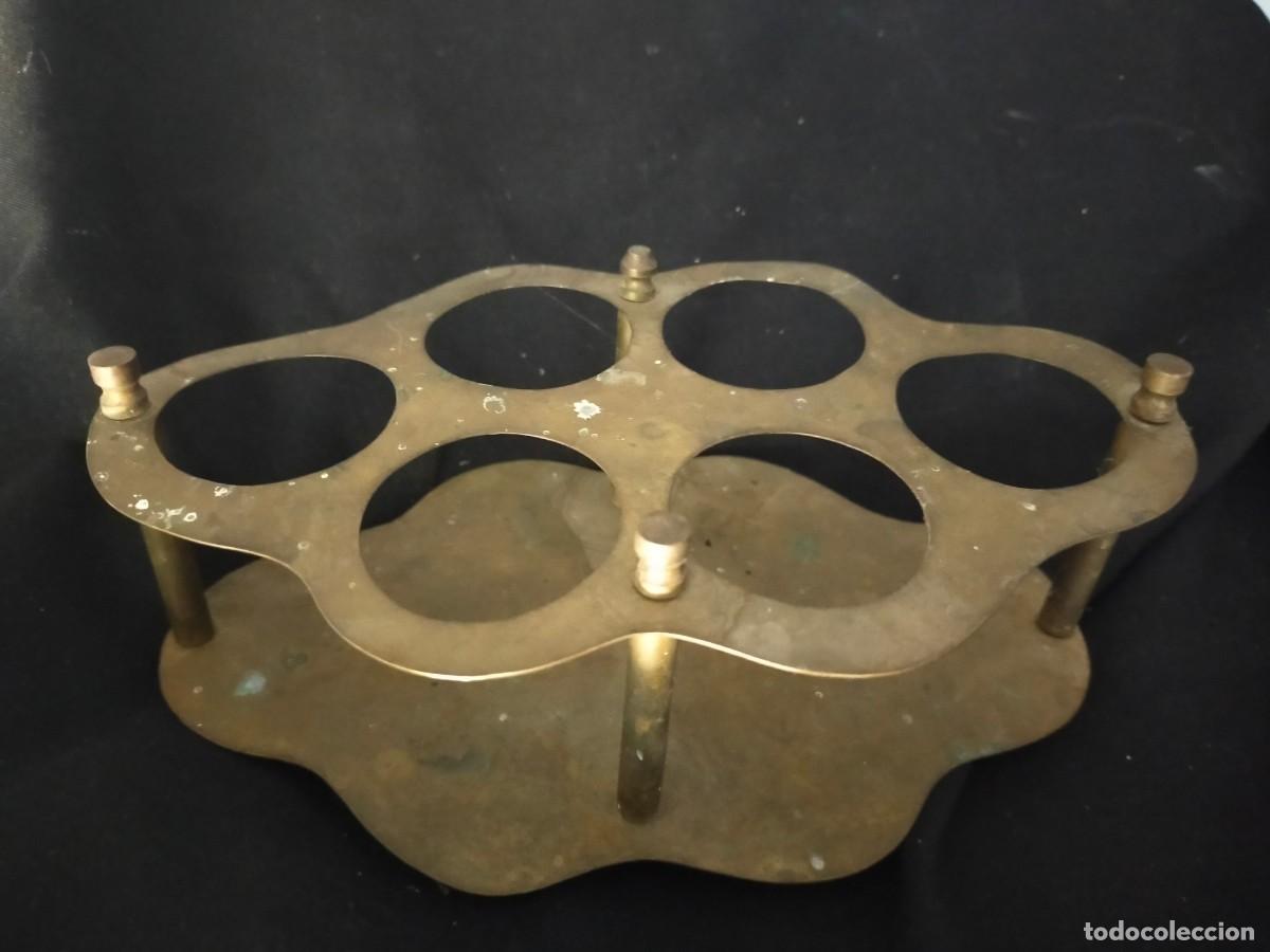 Antig&uuml;edades: ANTIGUA VASERA PARA 6 VASOS / CHUPITOS. &iquest;DE BRONCE? A&Ntilde;OS 50/60. VER DESCRIPCI&Oacute;N