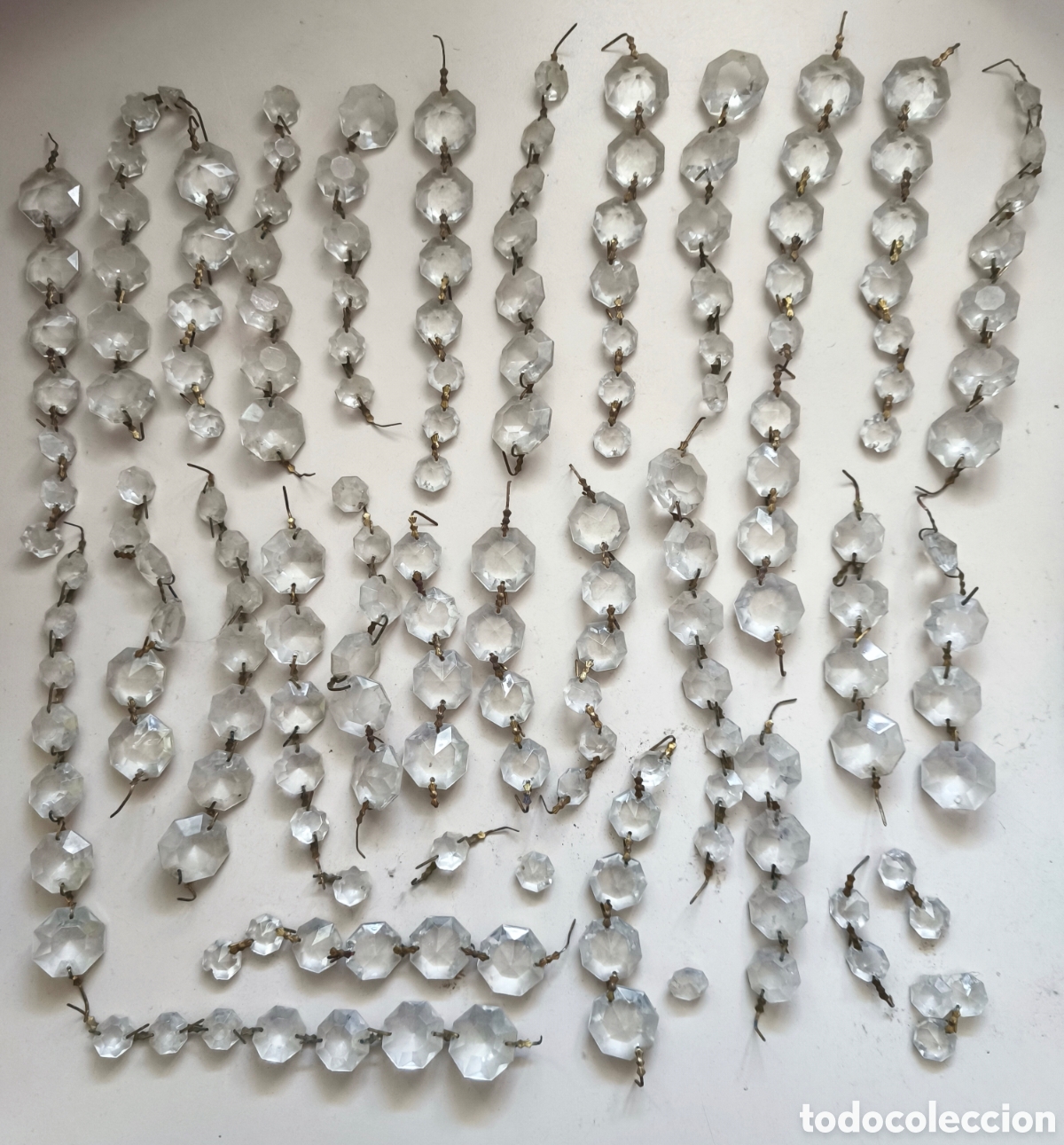 Antig&uuml;edades: 170 L&Aacute;GRIMAS DE CRISTAL