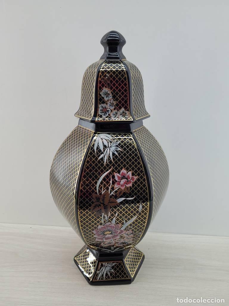 Antig&uuml;edades: TIBOR DE PORCELANA NEGRA