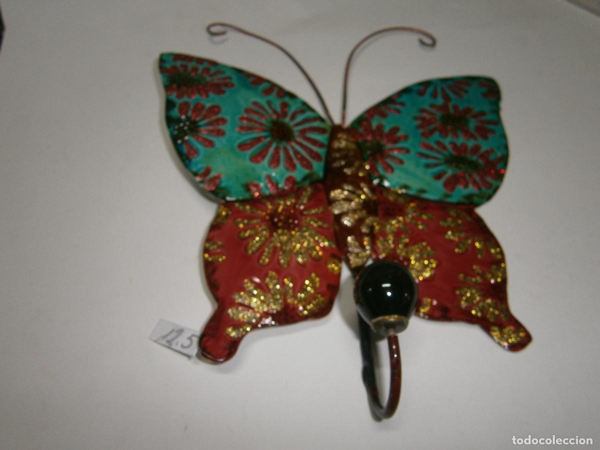 Antig&uuml;edades: PERCHERO PARED MARIPOSA ARTESANAL COLORIDO METALICO CON COLGANTE