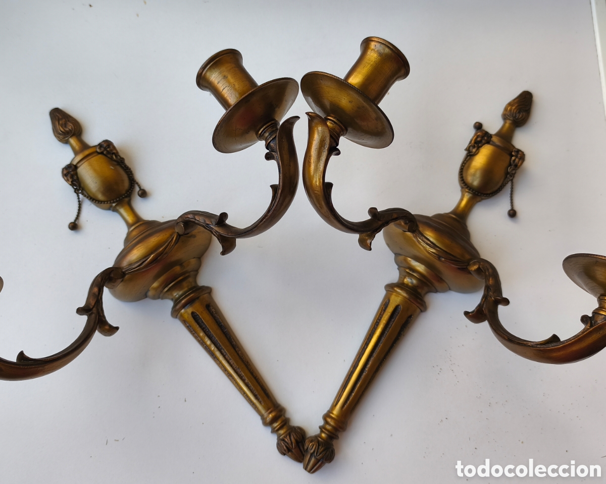 Antig&uuml;edades: Pareja de apliques de pared en estilo Neocl&aacute;sico/Luis XVI-2 luces,cabezas de carnero