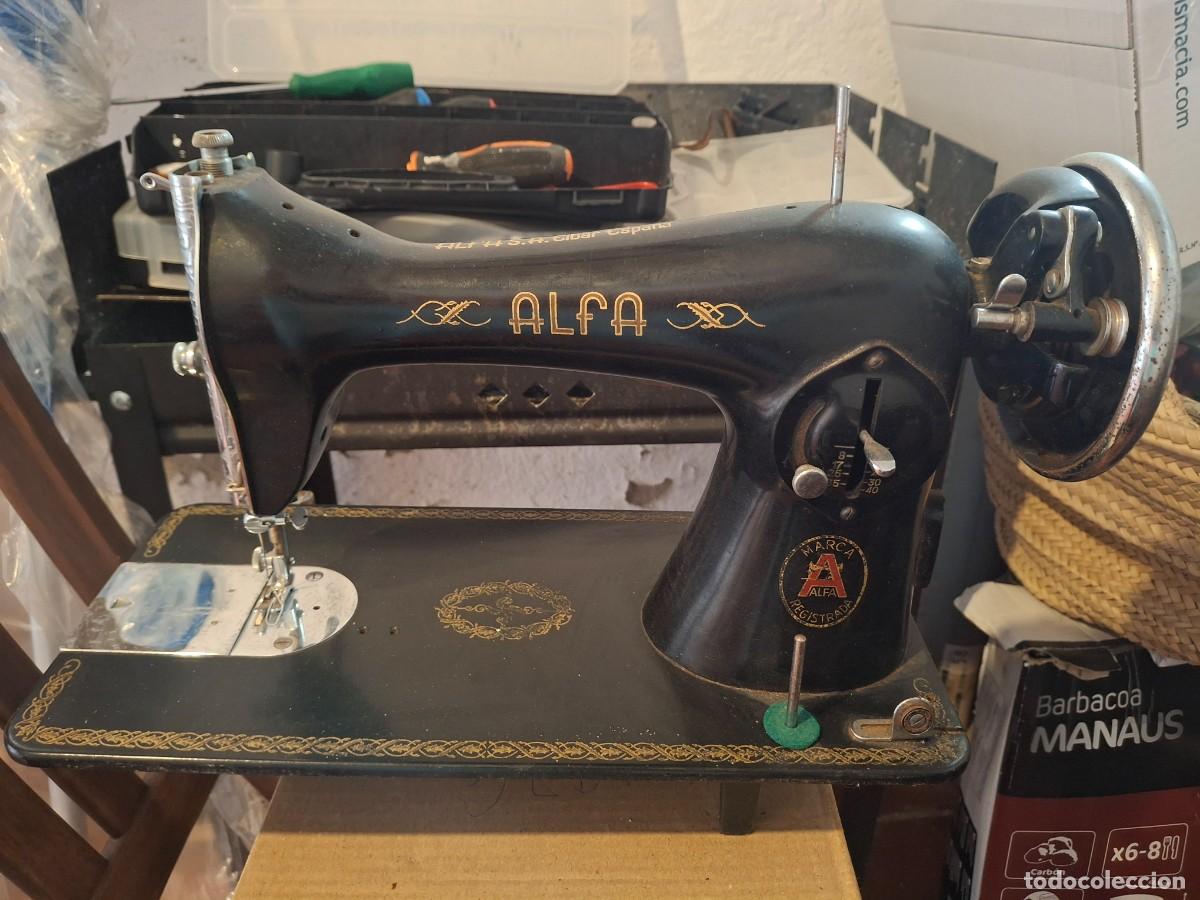 Antig&uuml;edades: Maquina de coser Alfa - Foto 2