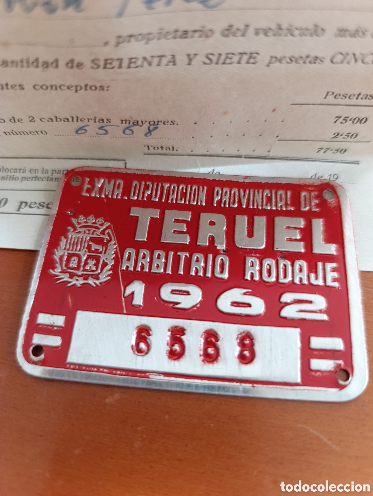 Antig&uuml;edades: Placa de &rdquo;Arbitrio de Rodaje&rdquo; de Teruel a&ntilde;o 1962, perfecta,con documento