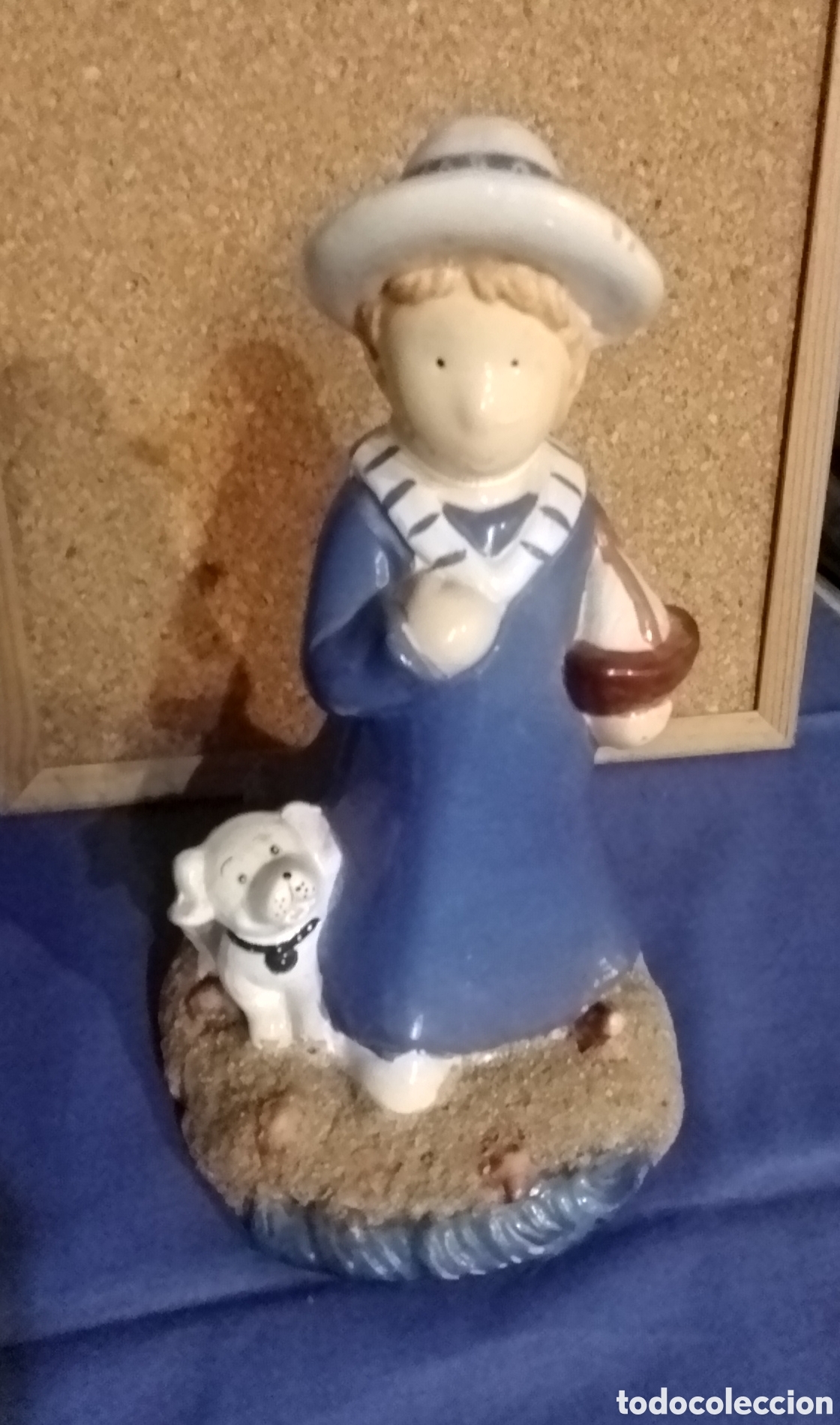 Antig&uuml;edades: Figura ni&ntilde;a con perro - Foto 2