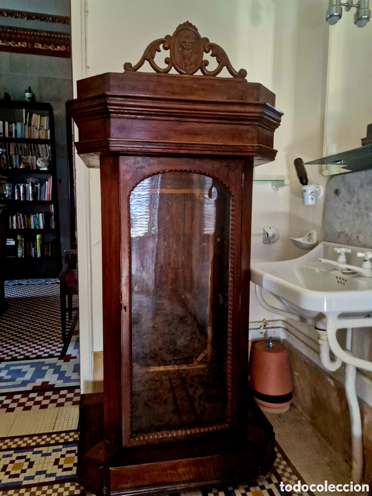 Antig&uuml;edades: OPORTUNIDAD: Gran capilla -urna del siglo XIX