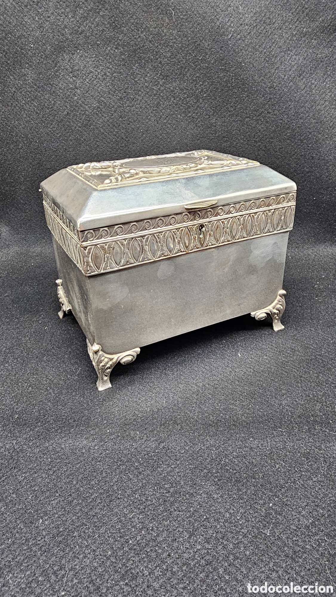 Antig&uuml;edades: caja joyero de metal plateado con estilo Art Nouveau . Principios del siglo XX