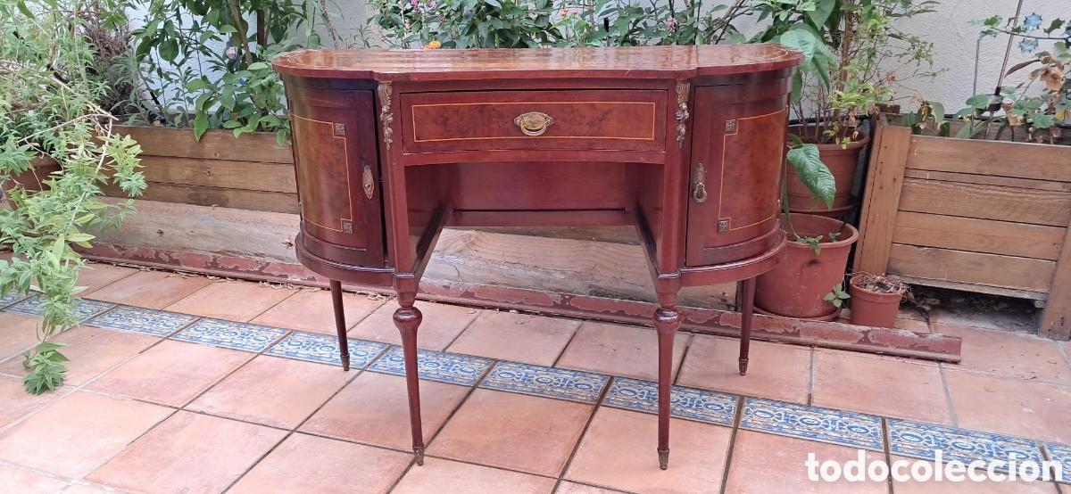 Antig&uuml;edades: Antiguo Tocador / Consola de Ebanister&iacute;a en Ra&iacute;z y Marqueter&iacute;a - Estilo Luis XVI / Sheraton