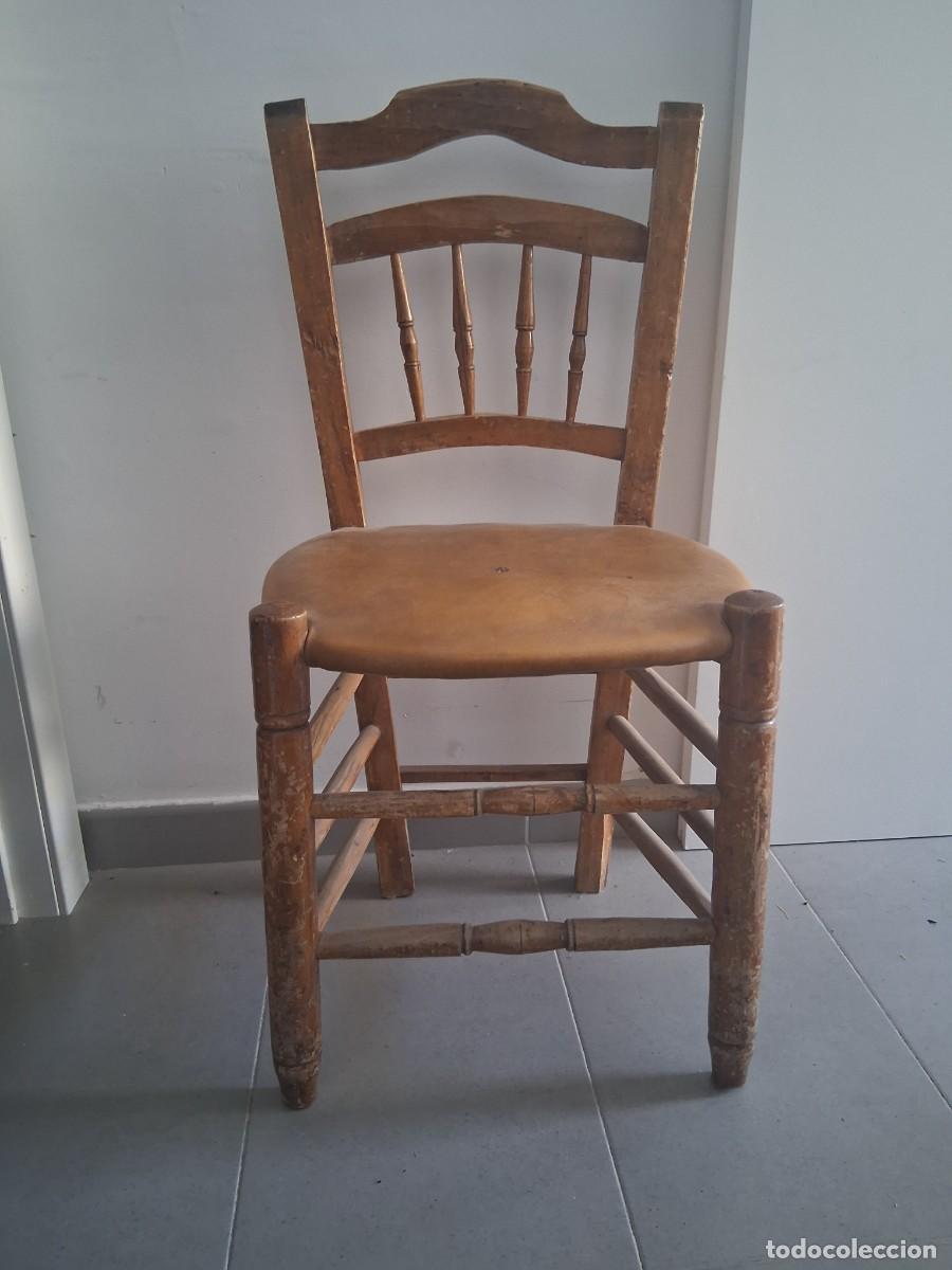 Antig&uuml;edades: silla r&uacute;stica tradicional de madera castellana
