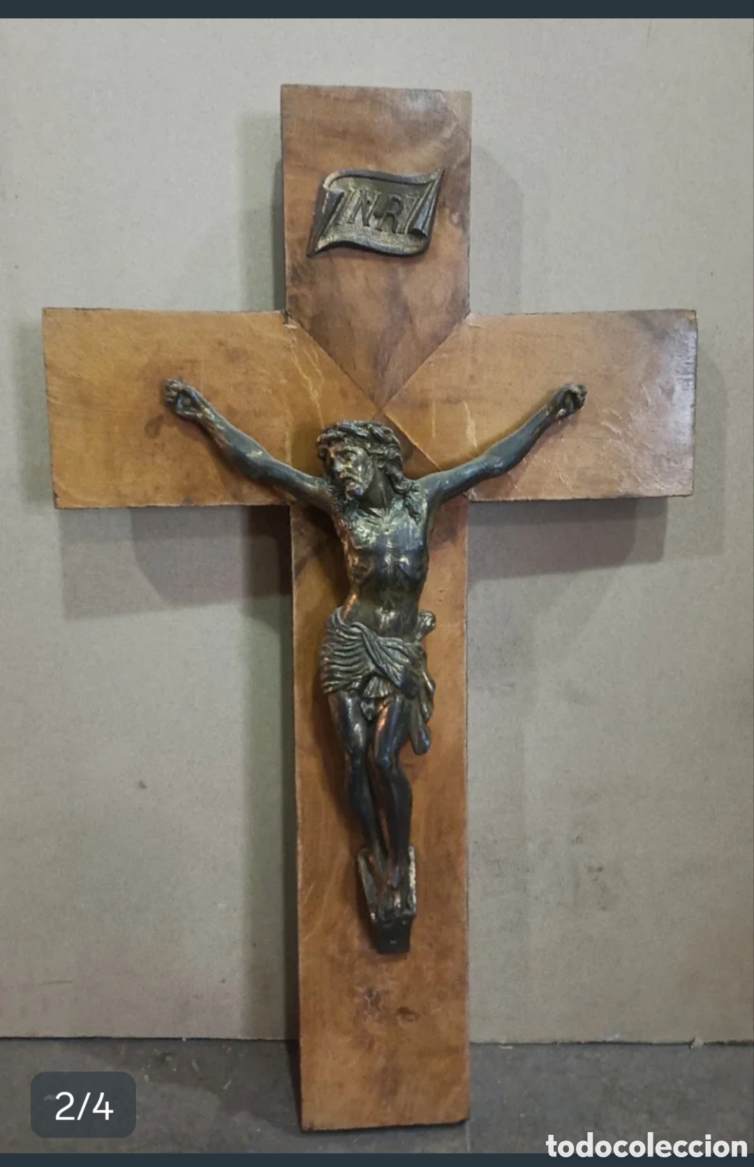 Antig&uuml;edades: Antiguo crucifijo de pared en madera y metal