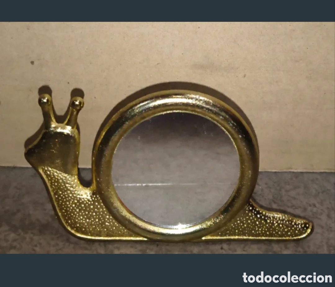 Antig&uuml;edades: Caracol de lat&oacute;n con espejo