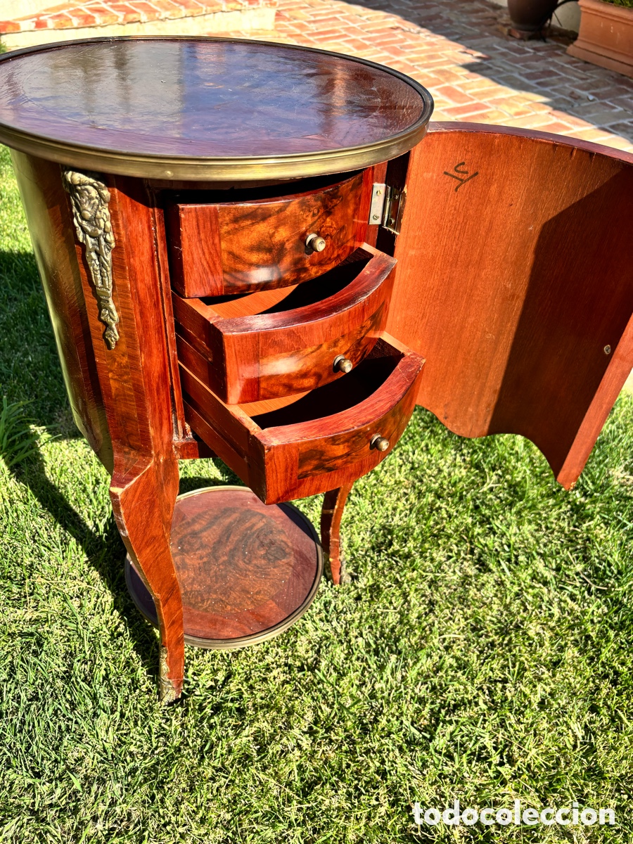 Antig&uuml;edades: Mesilla madera y bronce