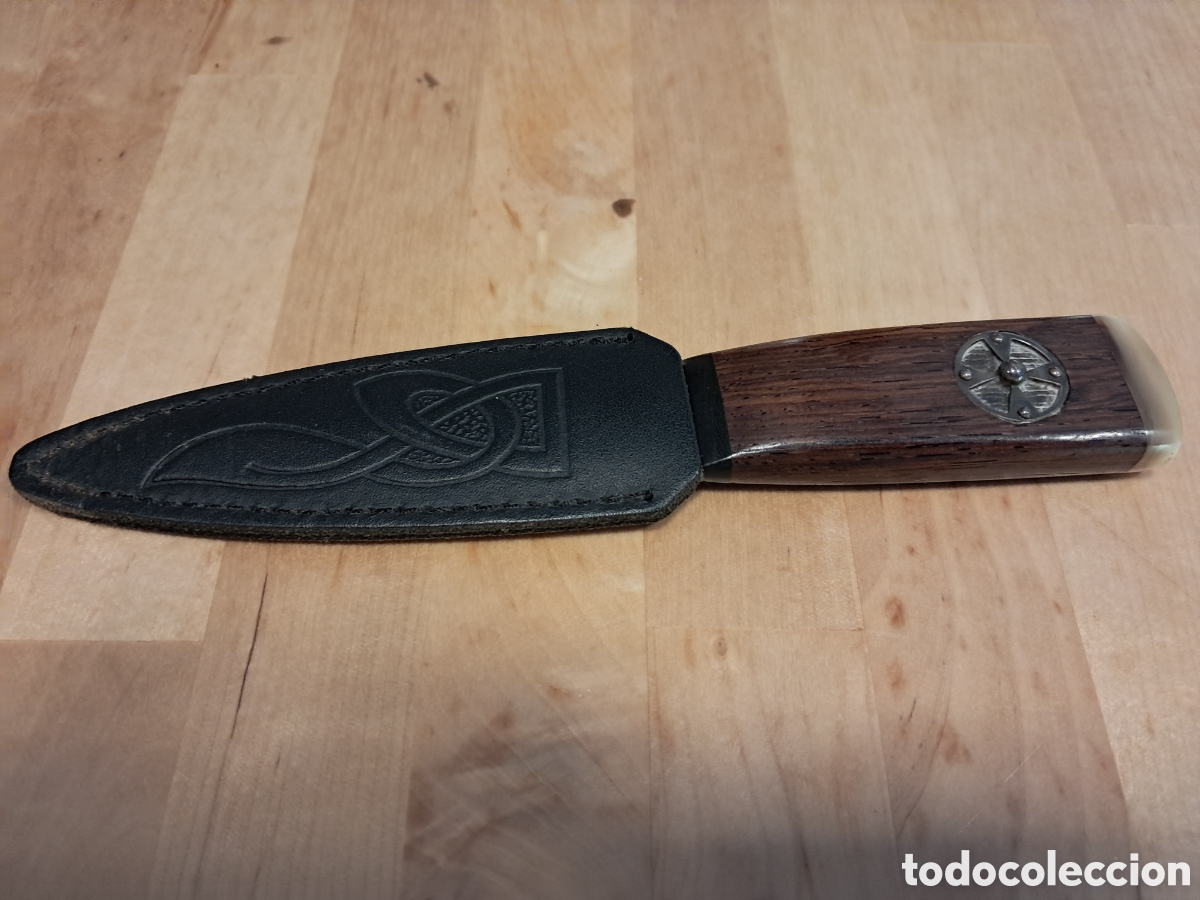 Antig&uuml;edades: Sgian Dubh (cuchillo tradicional que se lleva dentro del calcet&iacute;n con el traje de las Tierras Altas