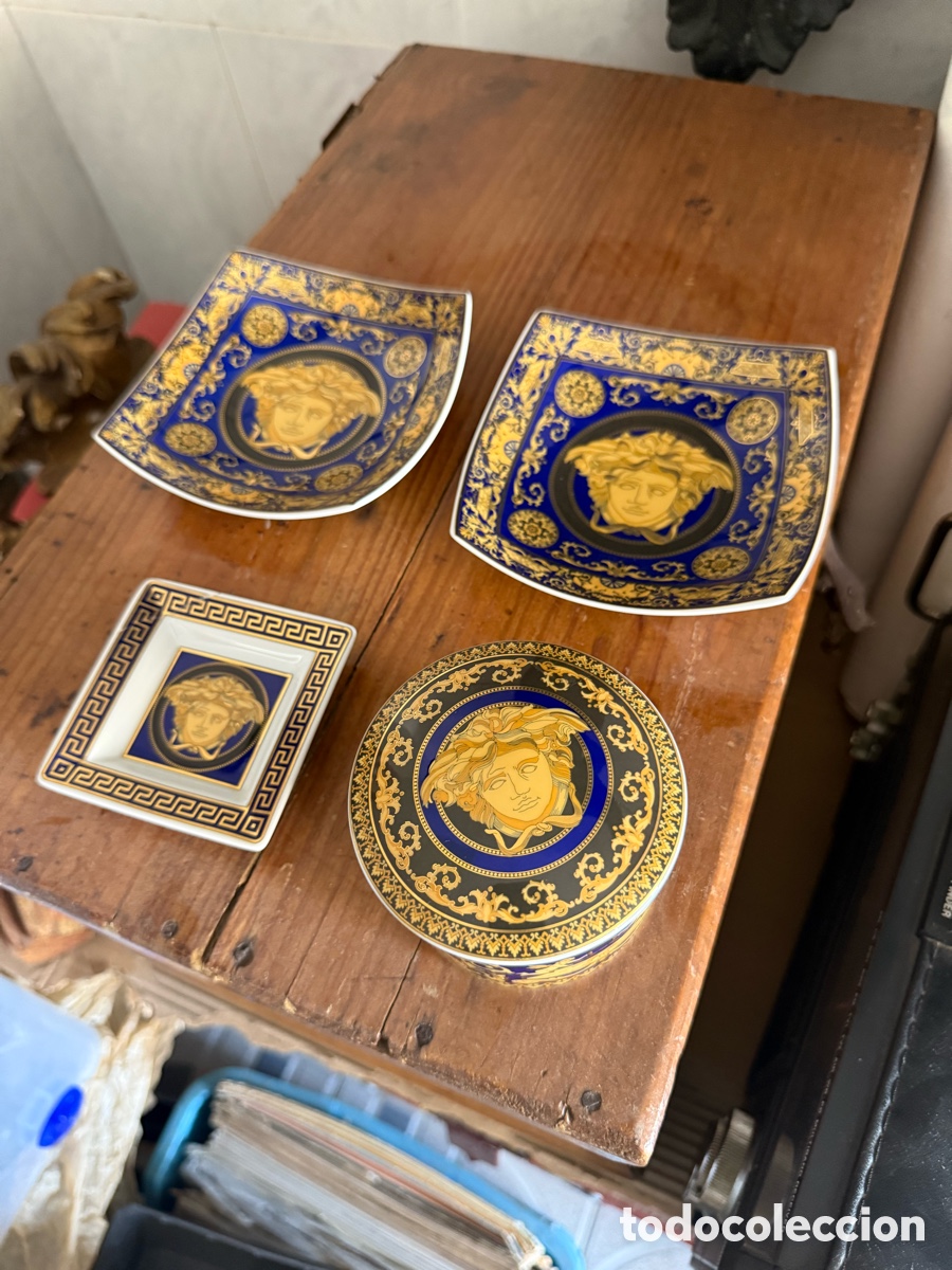 Antig&uuml;edades: Lote platitos y un bote, porcelana, Versace, un platito con una peque&ntilde;a falta