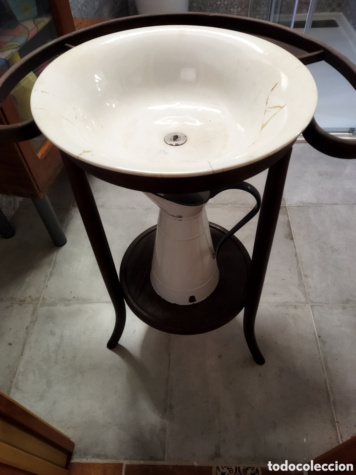Antig&uuml;edades: Lavabo antiguo con jarra