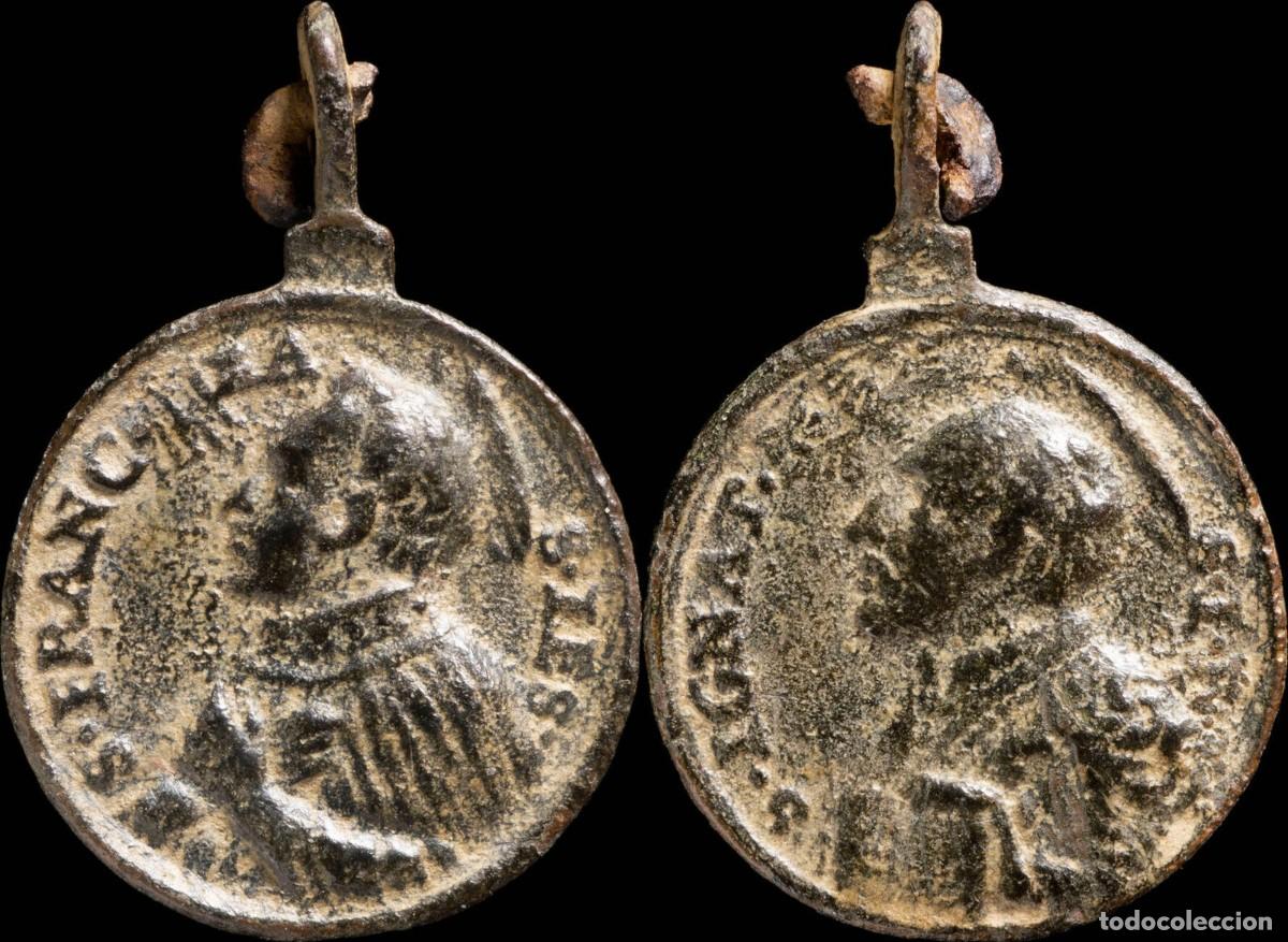 Antig&uuml;edades: Religious medal XVI-XVII centuries, S. Francisco / S. Ignacio - 25x17 mm.