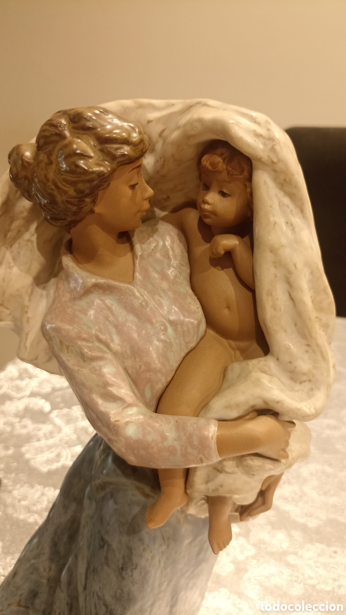 Antig&uuml;edades: Figura de porcelana.