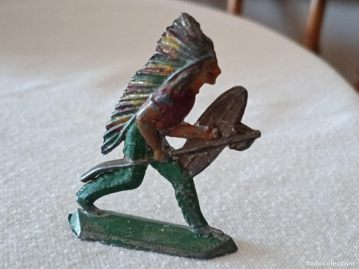 Antig&uuml;edades: Antigua Figura, soldadito de plomo. Guerrero indio. Semiplana. A&ntilde;os 30.