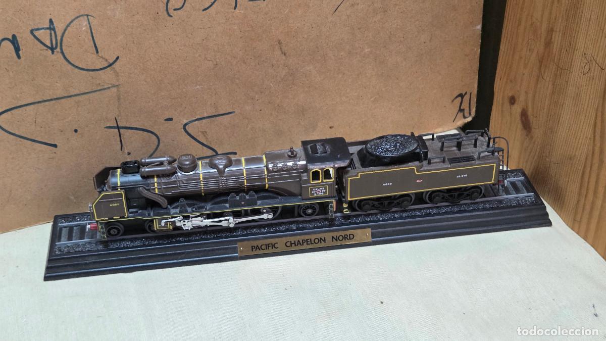 Antig&uuml;edades: maqueta de tren locomotora coleccinable