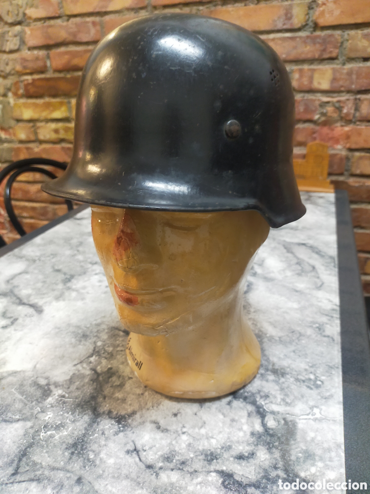 Antig&uuml;edades: Casco alem&aacute;n bomberos/polic&iacute;a - Foto 2