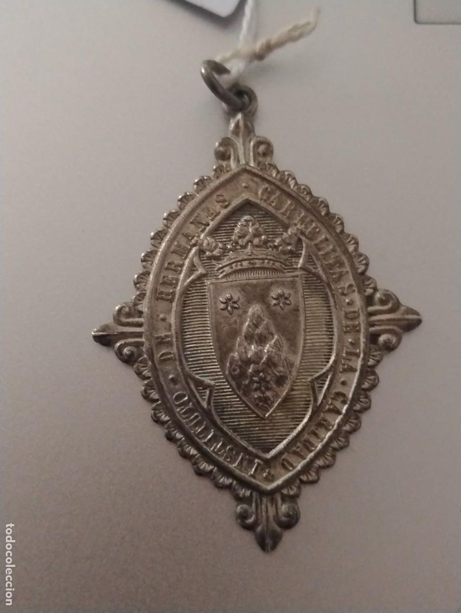 Antig&uuml;edades: PRECIOSA Y ANTIGUA MEDALLA MEDALLA INSTITUTO HERMANAS CARMELITAS DE LA CARIDAD PLATA ??