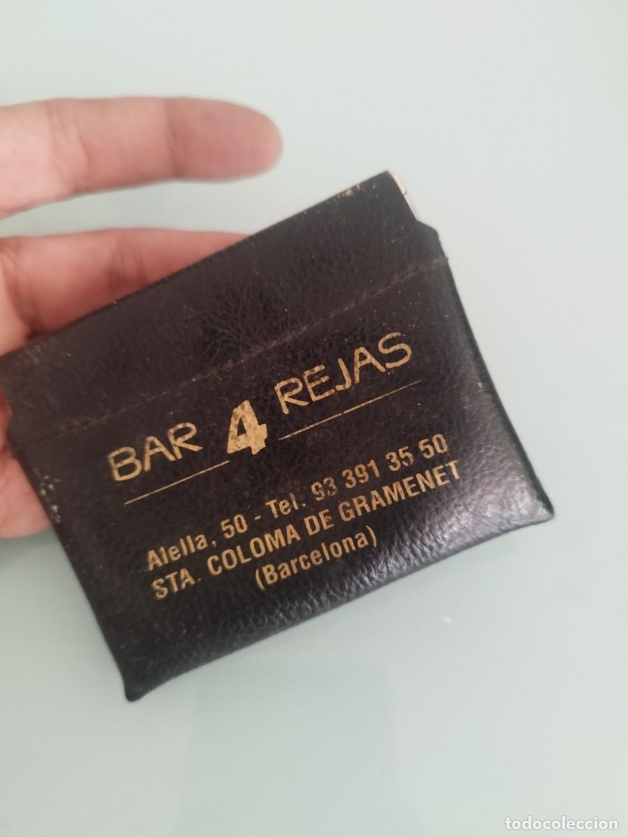 Antig&uuml;edades: Peque&ntilde;o monedero publicidad Bar 4 Rejas&rdquo; en Santa Coloma de Gramenet.