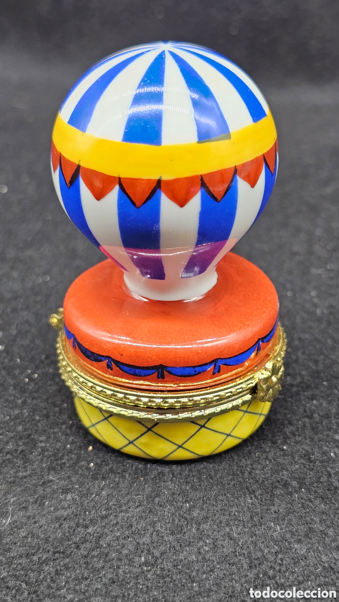 Antig&uuml;edades: Cajita de porcelana de colecci&oacute;n