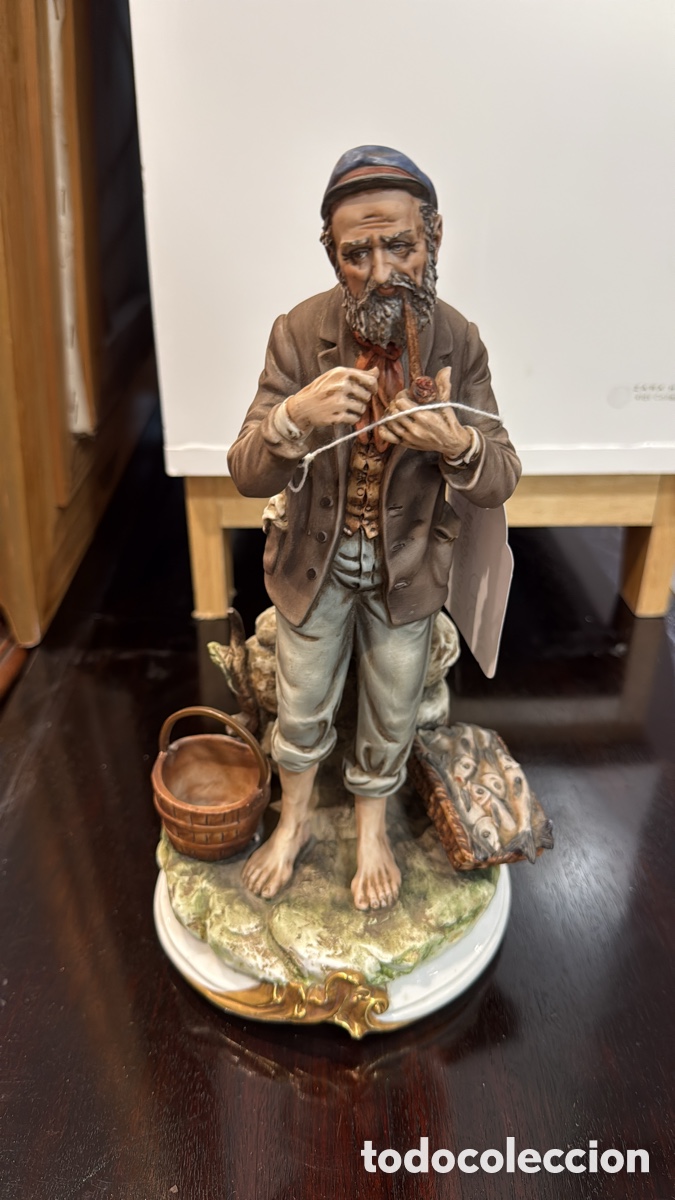 Antig&uuml;edades: FIGURA PESCADOR CAPODIMONTE