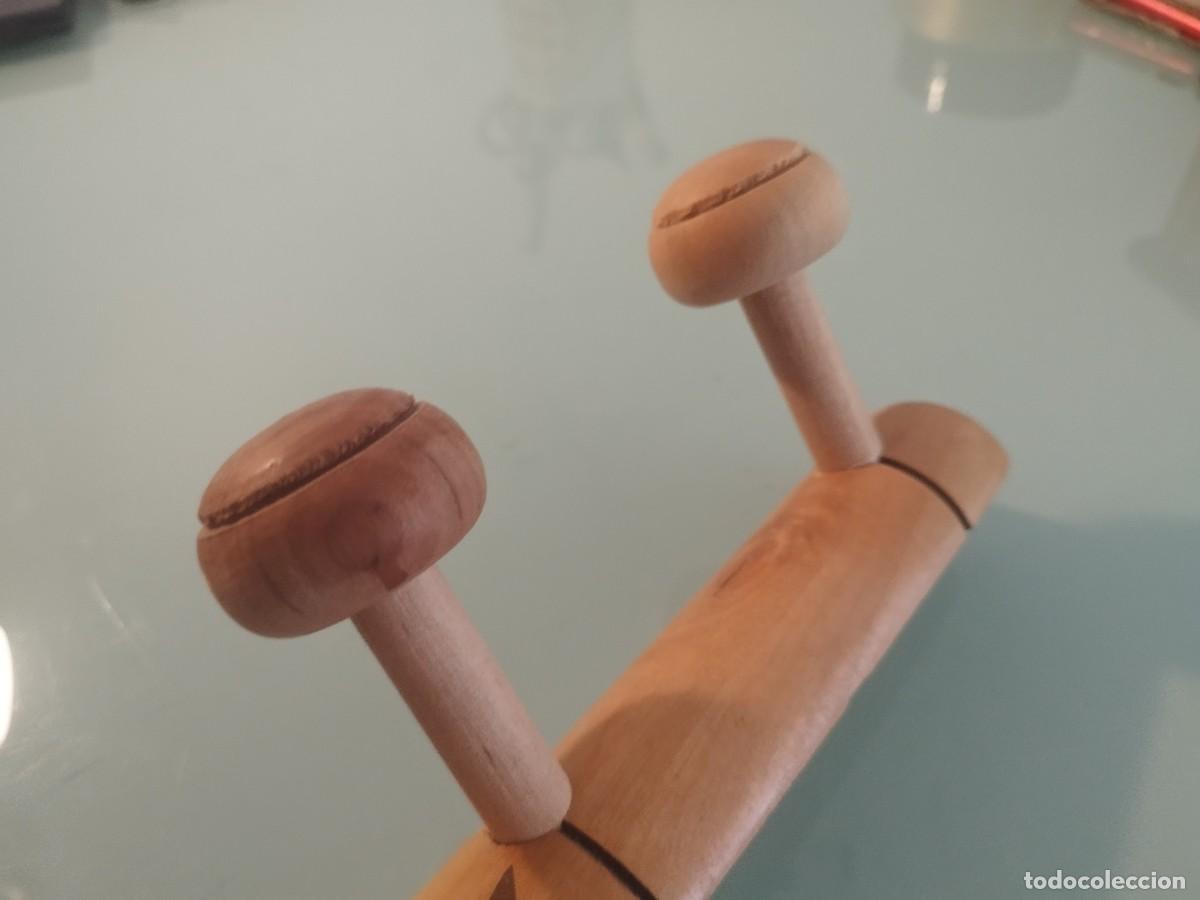 Antig&uuml;edades: Antiguo perchero de madera para colgar de la pared. Percha. - Foto 3