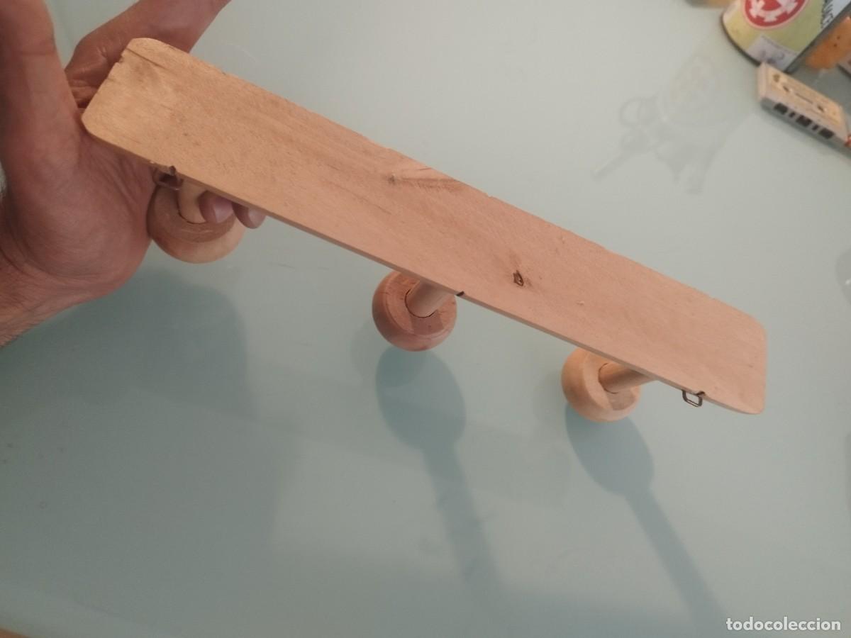 Antig&uuml;edades: Antiguo perchero de madera para colgar de la pared. Percha. - Foto 6