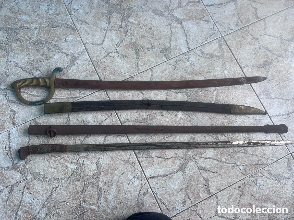 Antig&uuml;edades: Antiguas espadas militares espa&ntilde;olas: Bayoneta de Toledo y Sable corto