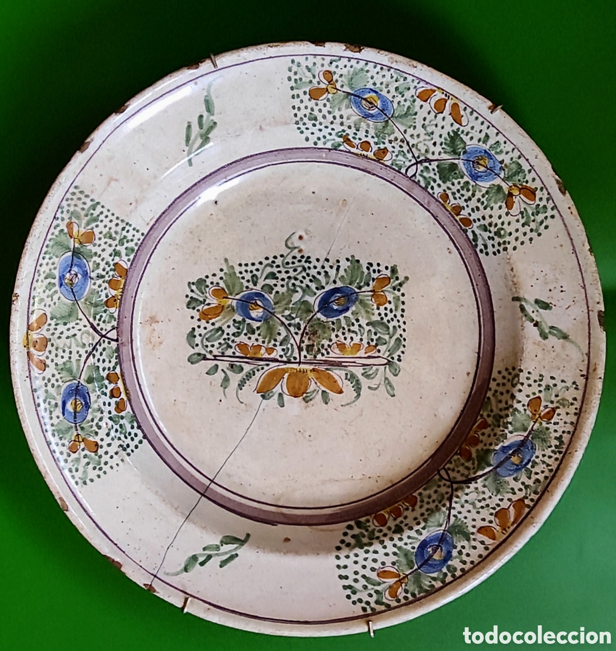 Antig&uuml;edades: Plato de Manises o Ribesalbes. Siglo 19.