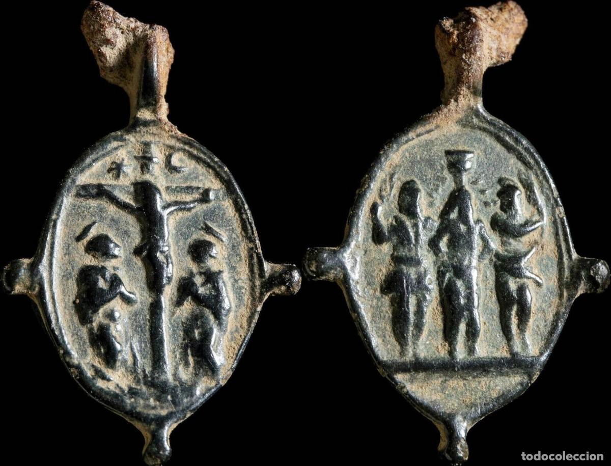 Antig&uuml;edades: Religious medal XVI-XVII centuries, Flagellation of Christ - 21x14 mm.