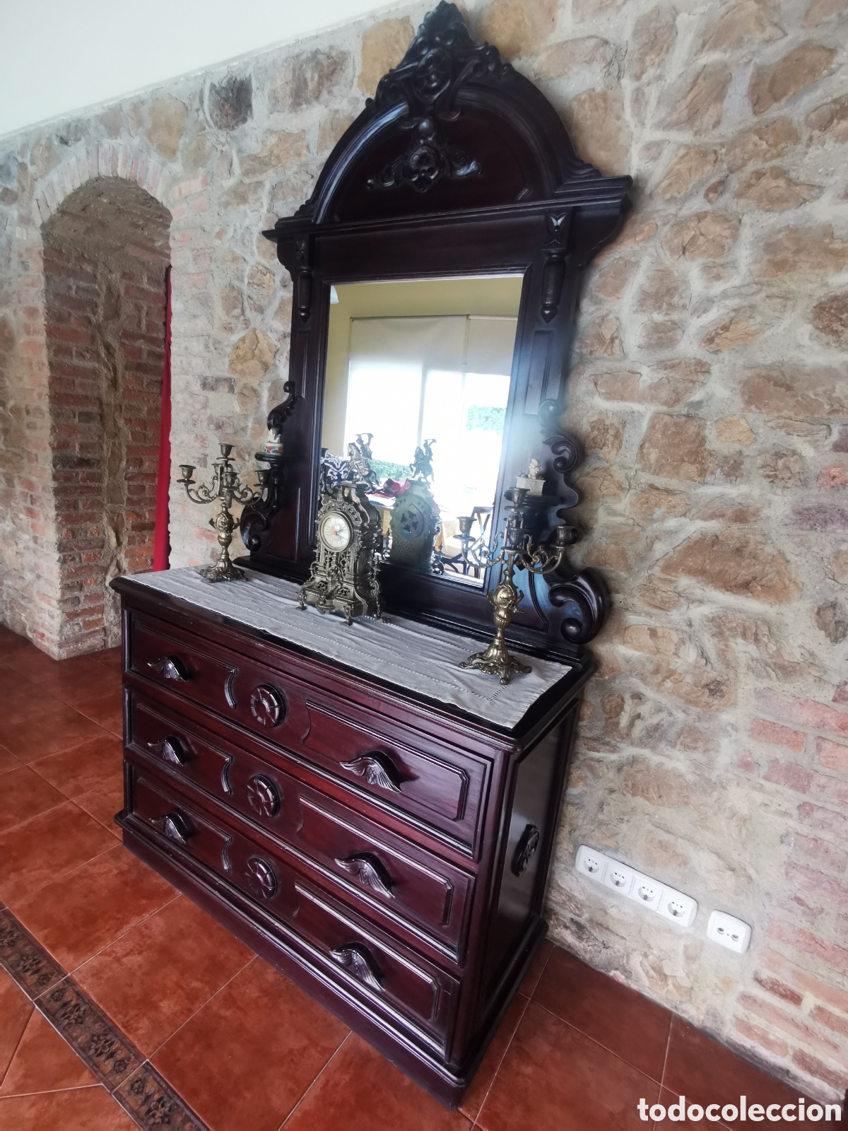Antiguidades: Comoda antigua con espejo