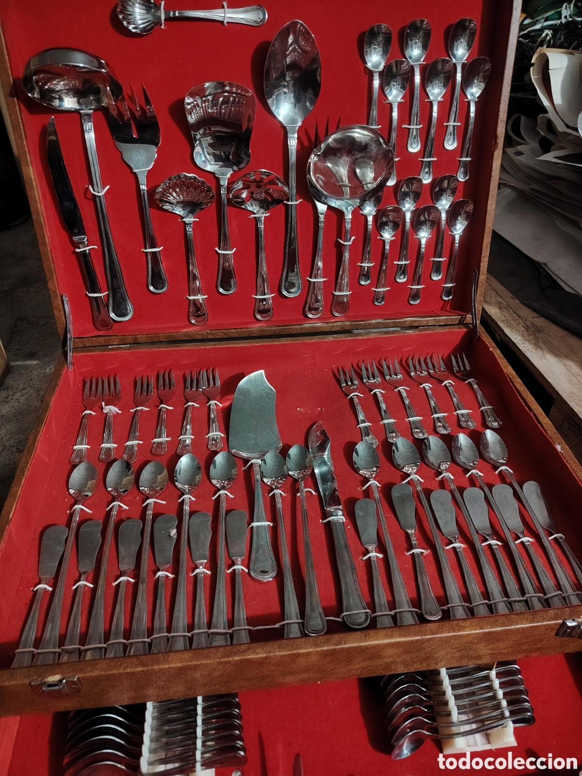 Antig&uuml;edades: CUBERTERIA EXTRA 18/10,180 PIEZAS