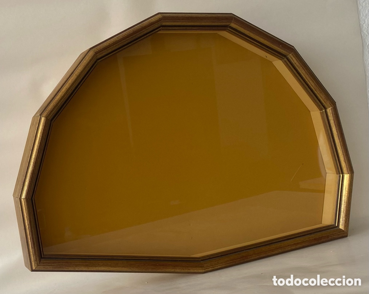 Antig&uuml;edades: Abaniquera de madera dorada
